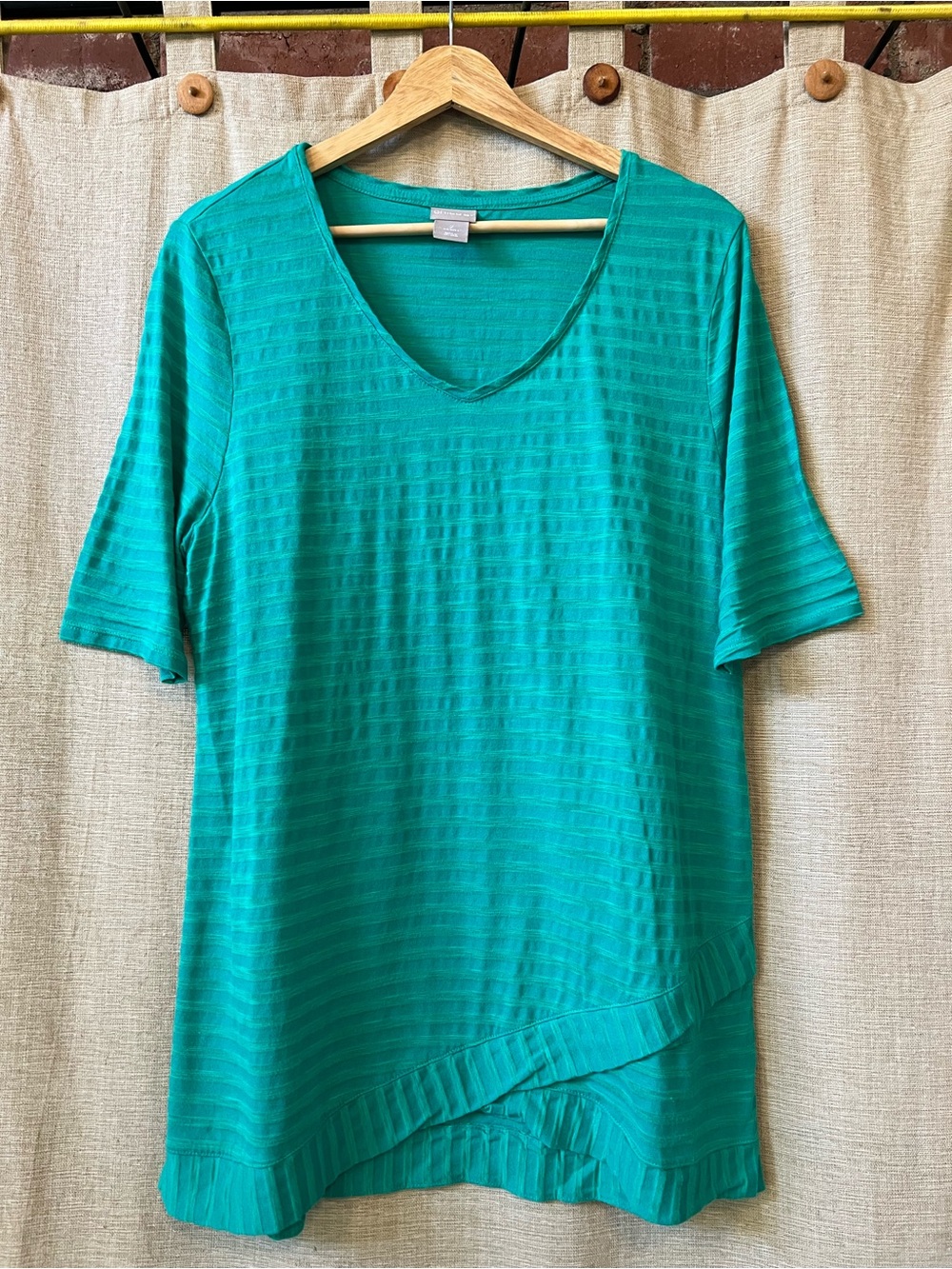 Chico’s textured scoop v-neck tunic top 2 / L B: 42”